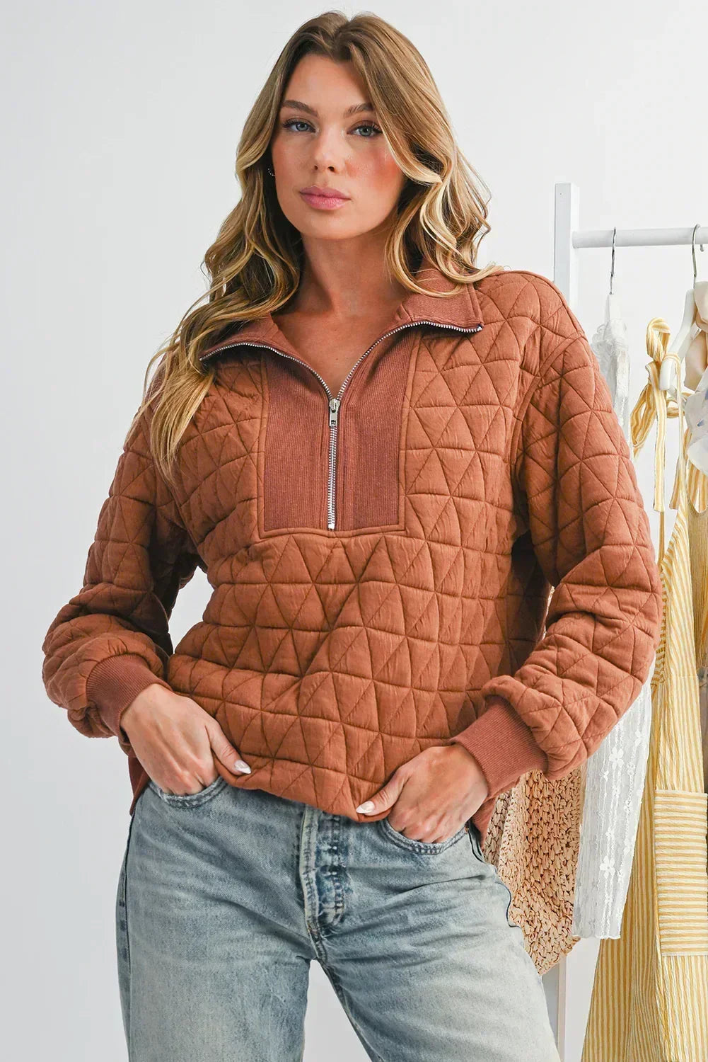 Sweat-shirt Femme à Manches Longues avec Col Zippé et Texture Marron - Femstylo