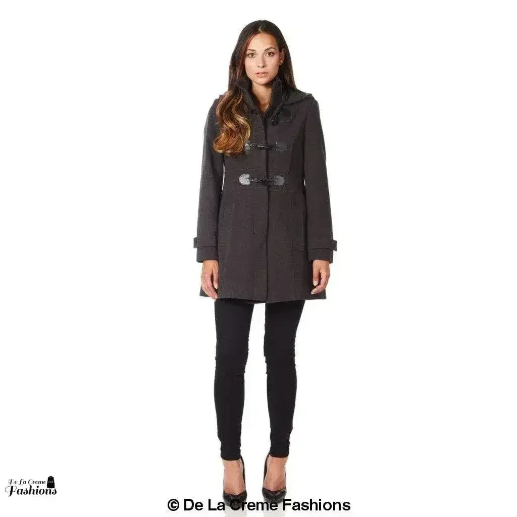 Manteau ajusté à capuche avec brandebourgs