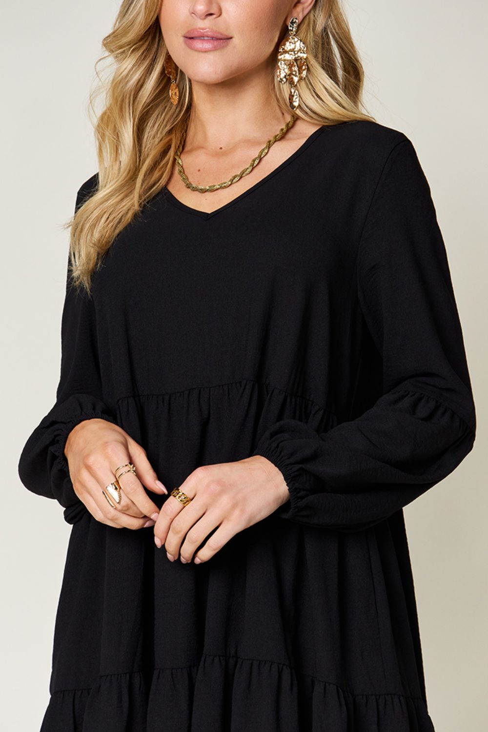 Robe décontractée élégante et confortable avec poches, encolure en V, manches, double épaisseur, superposition et superposition vert clair.