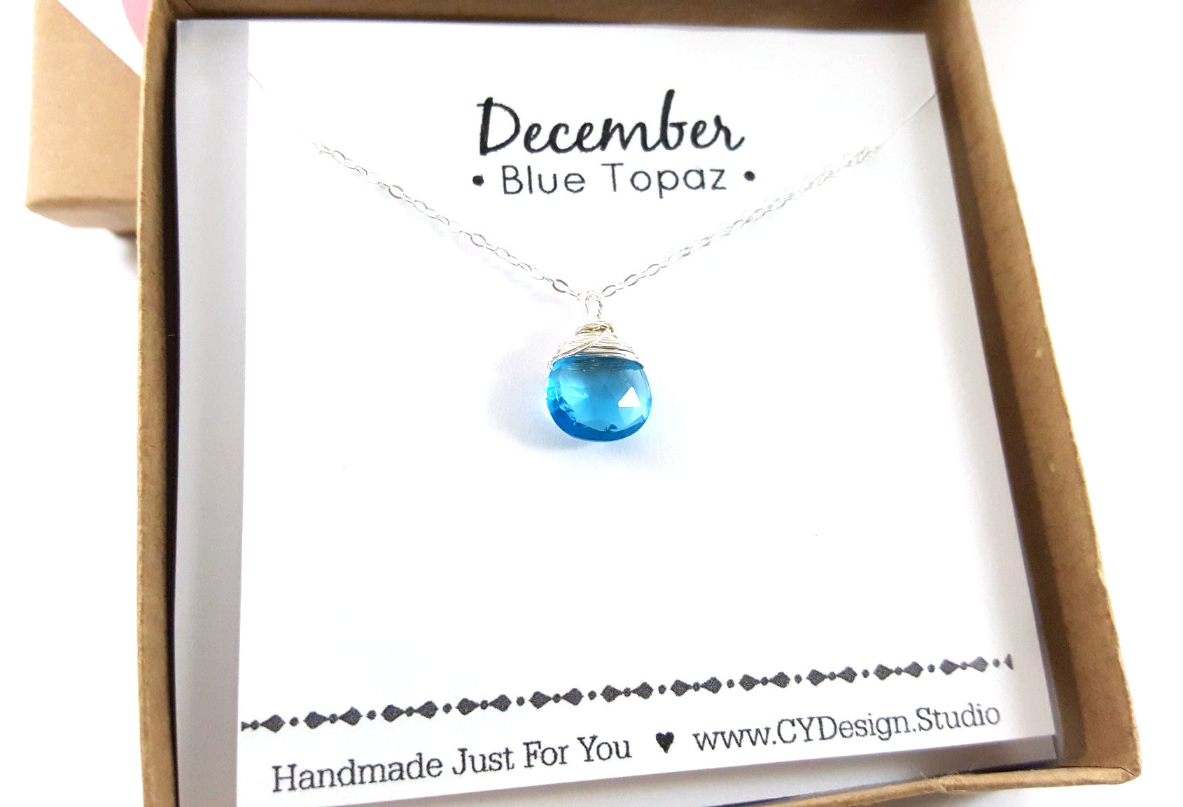 Collier en quartz topaze bleue pierre de naissance de décembre fil d'argent sterling enveloppé pendentif briolette cadeau pour elle