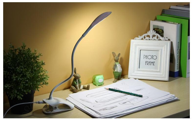 Lampe de bureau USB à LED, lampe de table 14 LED avec clip, lampe de lecture de chevet, lampe de bureau LED tactile 3 modes, lampe de table décorative bleue, jolies lampes d'étude pour la décoration de chambre.
