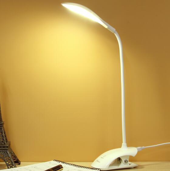 Lampe de bureau USB à LED, lampe de table 14 LED avec clip, lampe de lecture de chevet, lampe de bureau LED tactile 3 modes, lampe de table décorative bleue, jolies lampes d'étude pour la décoration de chambre.