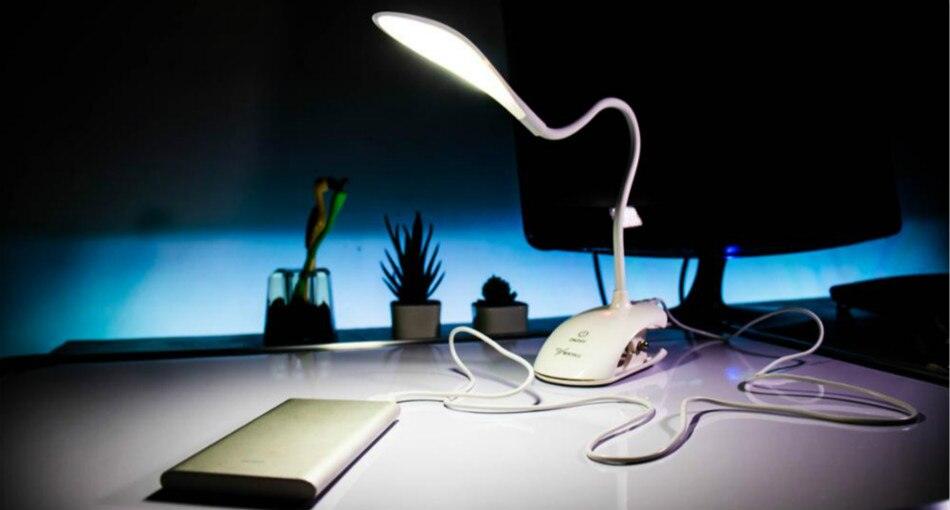 Lampe de bureau USB à LED, lampe de table 14 LED avec clip, lampe de lecture de chevet, lampe de bureau LED tactile 3 modes, lampe de table décorative bleue, jolies lampes d'étude pour la décoration de chambre.