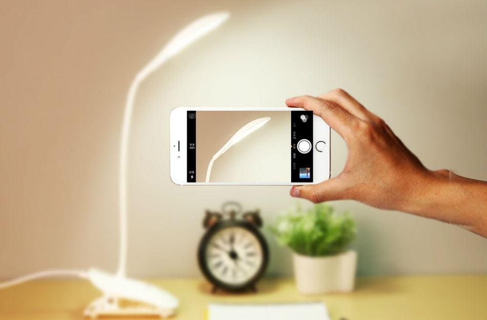 Lampe de bureau USB à LED, lampe de table 14 LED avec clip, lampe de lecture de chevet, lampe de bureau LED tactile 3 modes, lampe de table décorative bleue, jolies lampes d'étude pour la décoration de chambre.