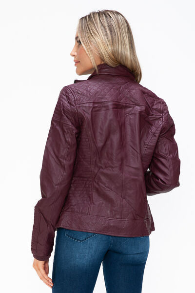 Veste double fermeture éclair superposée chaude, élégante pour femme avec capuche douillette en fausse fourrure, chic et confortable.