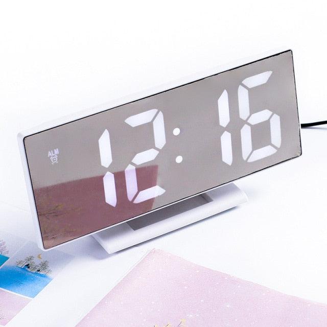Réveil numérique Réveils Volume Réglable pour Chambre Horloge Électronique 7 Pouces Numérique Réveils de Bureau pour Chambre d'Enfant Écran LED pour Chambre d'Enfant Température Fonction Snooze Horloge de Table Horloge LED Montre Électronique de Table