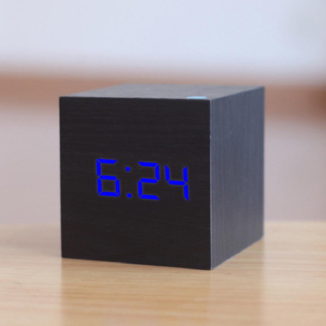 Réveil numérique en bois à LED, horloge rétro lumineuse en bois, affichage LED électronique, 3 doubles alarmes, petite horloge cubique en bois pour décoration de bureau et de table, commande vocale, fonction snooze, outils de bureau.