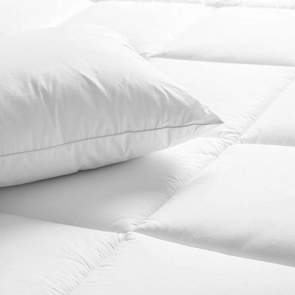 Couette en microfibre garnissage synthétique