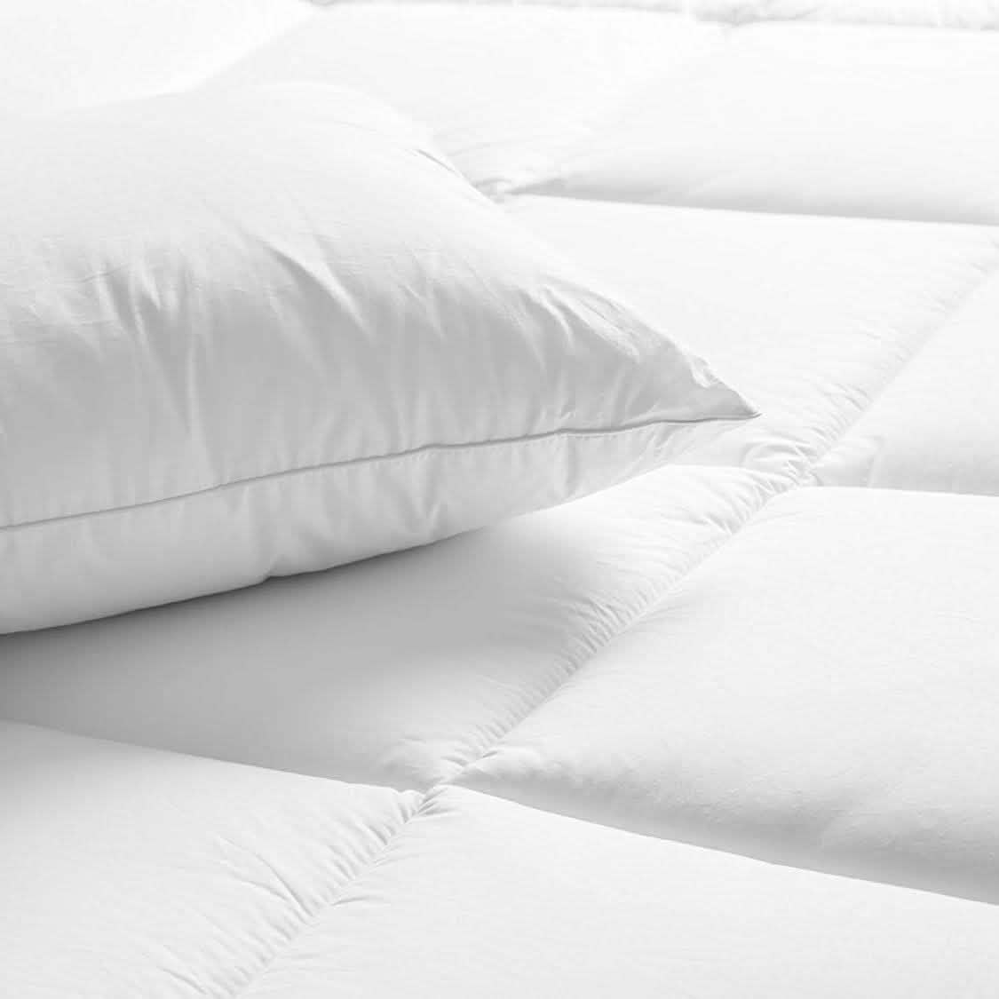 Couette en microfibre garnissage synthétique