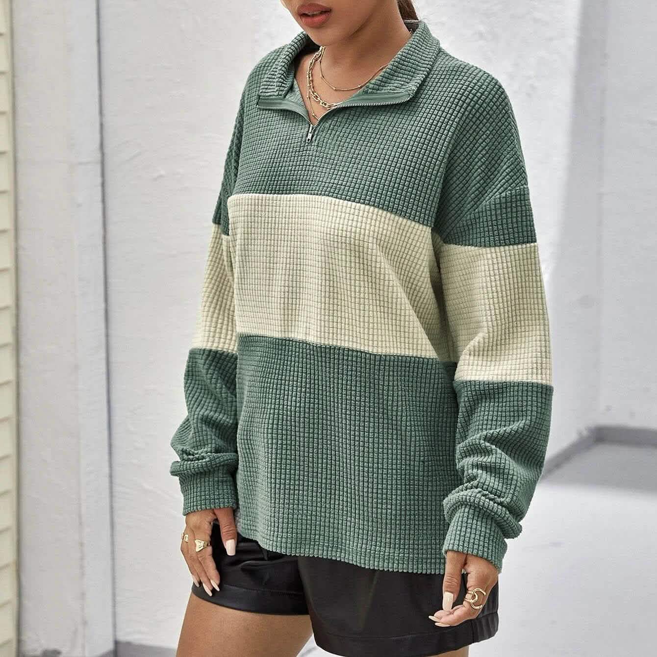 Pull mi-zippé texturé bicolore à épaules tombantes