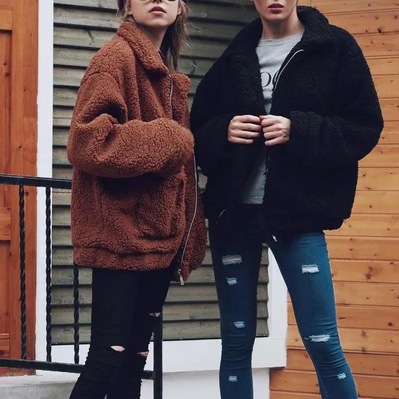 Manteau en fausse fourrure durable pour femme, collection automne hiver, veste décontractée et chaude en fourrure douce avec fermeture éclair, manteau en peluche avec poches, grande taille, style Teddy.