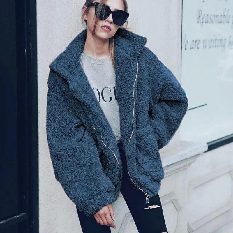 Manteau en fausse fourrure durable pour femme, collection automne hiver, veste décontractée et chaude en fourrure douce avec fermeture éclair, manteau en peluche avec poches, grande taille, style Teddy.