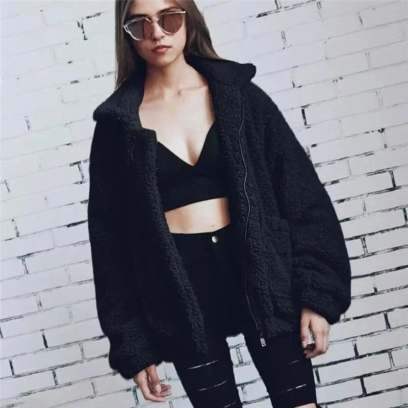 Manteau en fausse fourrure durable pour femme, collection automne hiver, veste décontractée et chaude en fourrure douce avec fermeture éclair, manteau en peluche avec poches, grande taille, style Teddy.