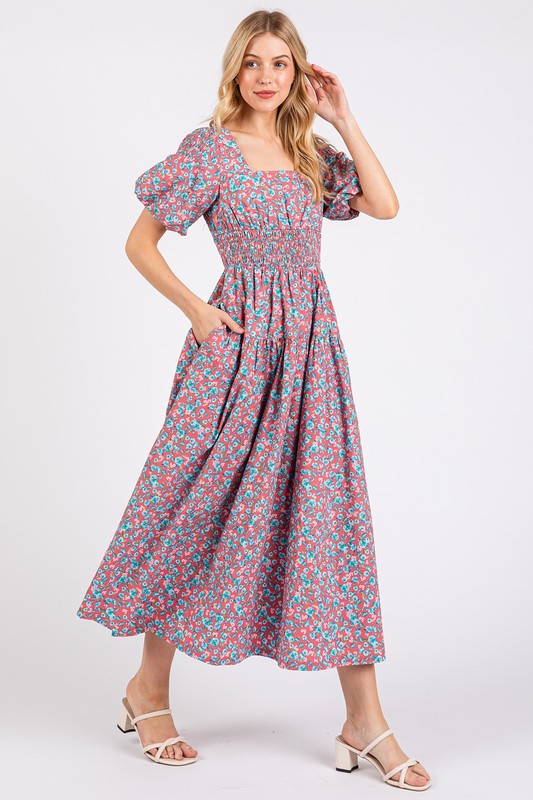 Nouvelle robe midi d'été smockée à fleurs, encolure carrée et manches bouffantes – Style vintage, féminine, tendance, romantique et coupe flatteuse
