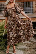 Robe longue léopard marron à manches bouffantes et liseré Ricrac