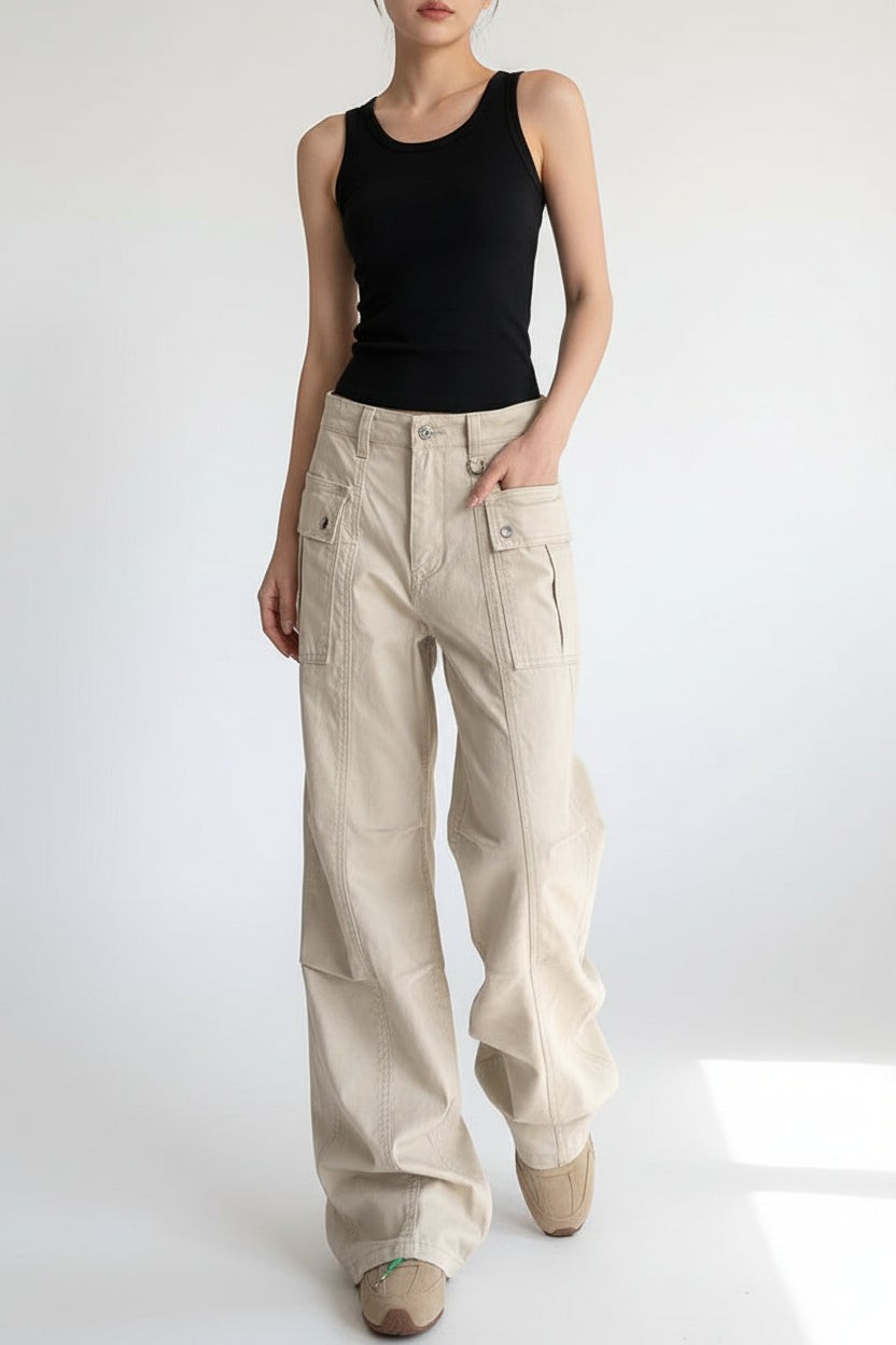 Pantalon décontracté femme jambe droite légèrement évasée délavé