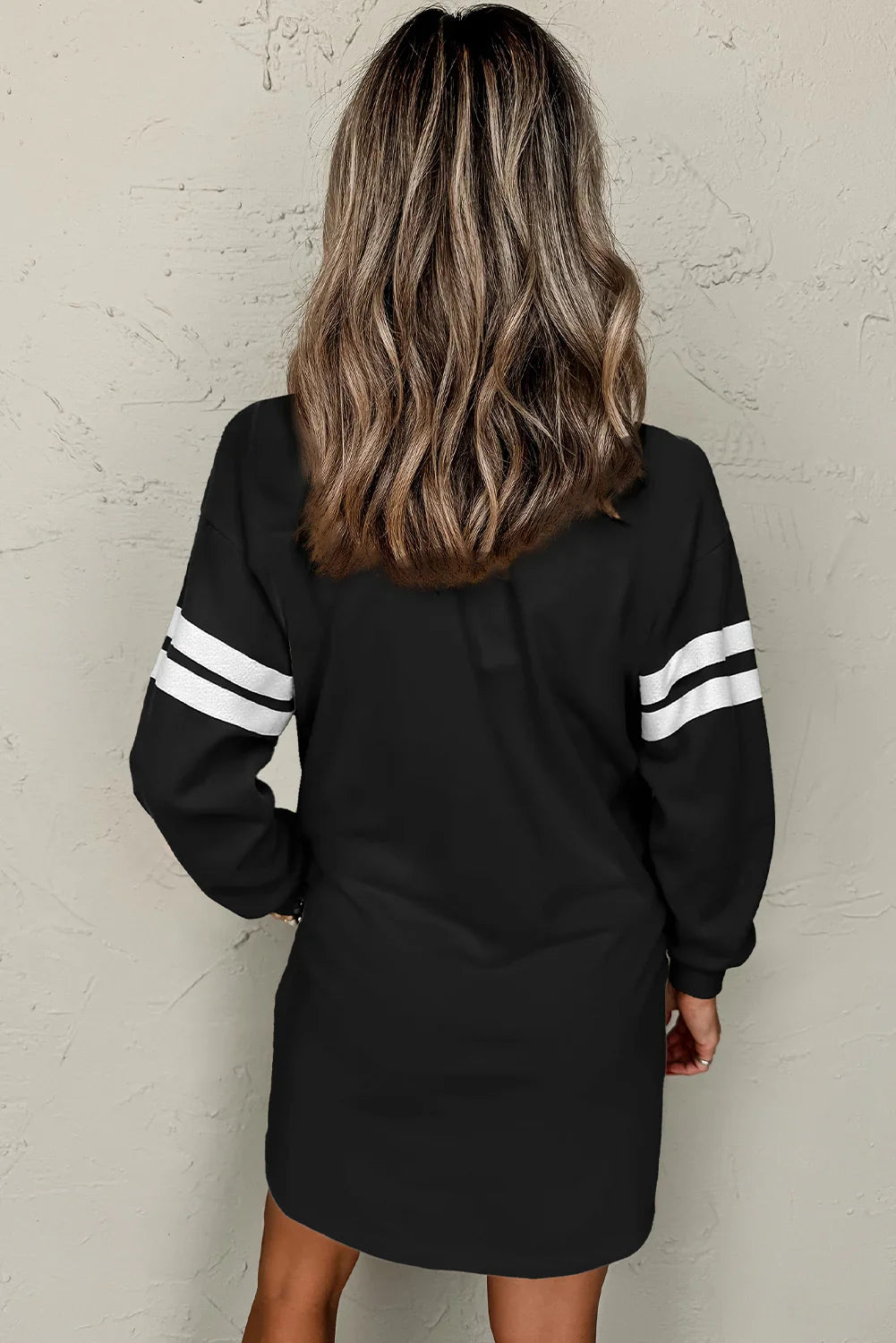 Mini-robe ample noire à rayures style preppy