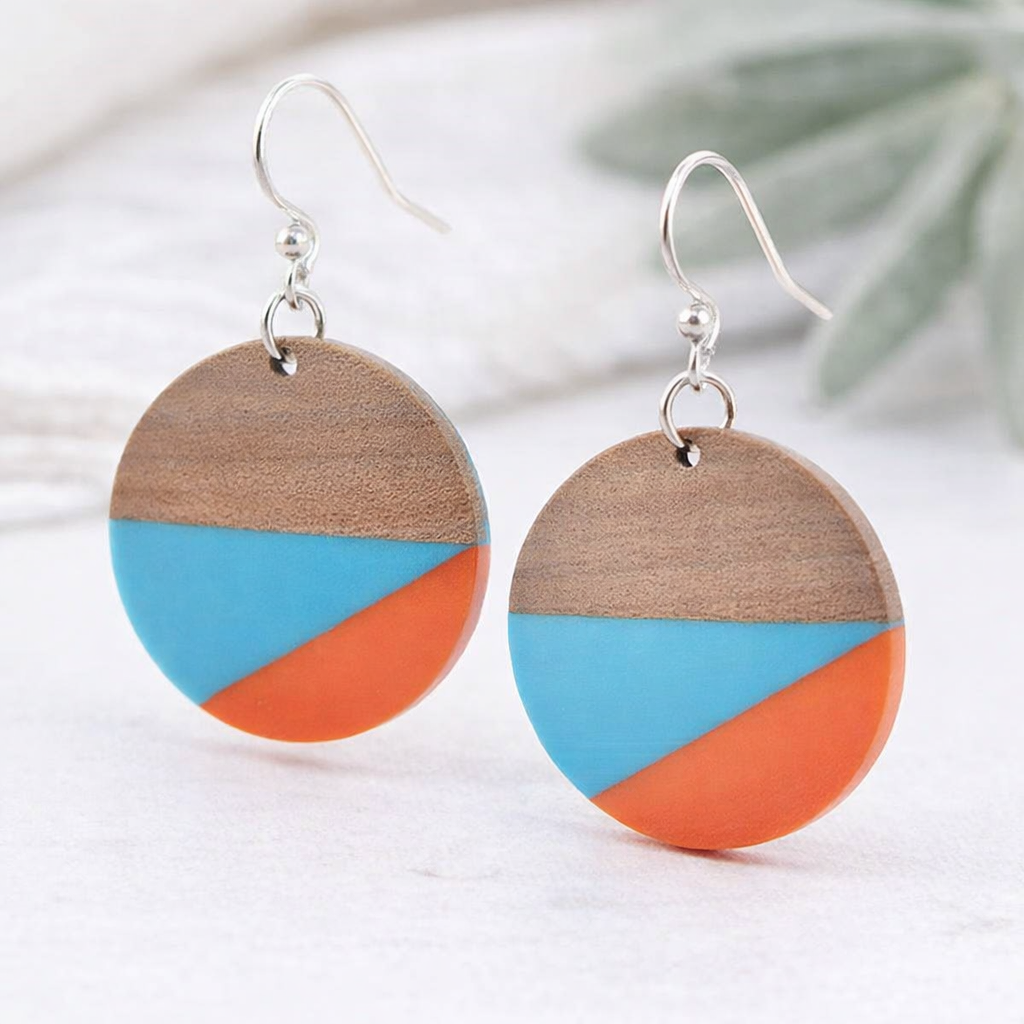 Boucles d'oreilles en bois et résine Color Block – Pendantes rétro bohème bleu orange – Crochets d'oreilles légers en argent sterling – Fabriquées à la main aux États-Unis