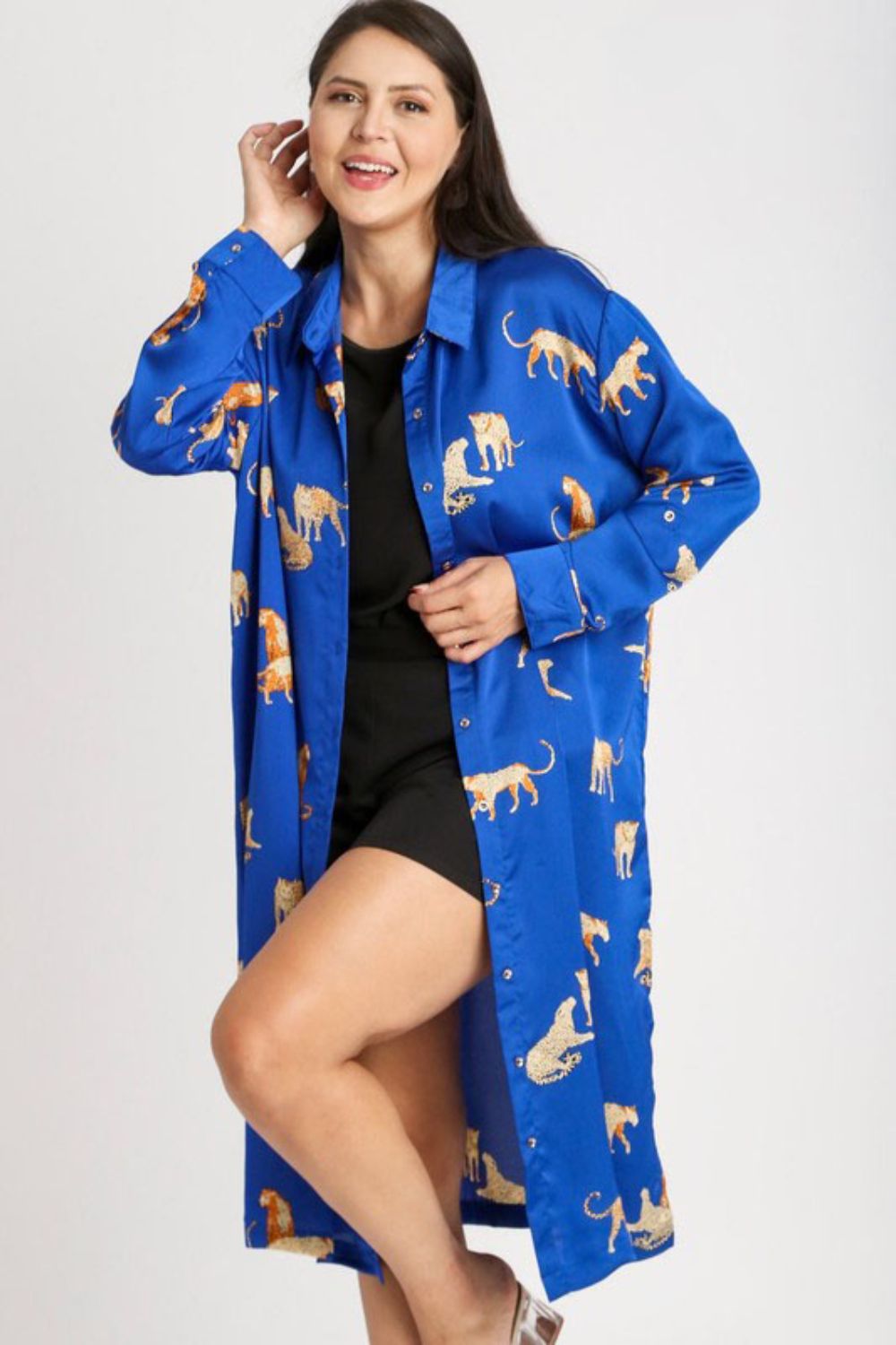 Robe Chemise Mi-Longue Boutonnée Imprimé Animal Grande Taille Pour Femmes – Confortable, Chic et Audacieuse pour un Look Confiant