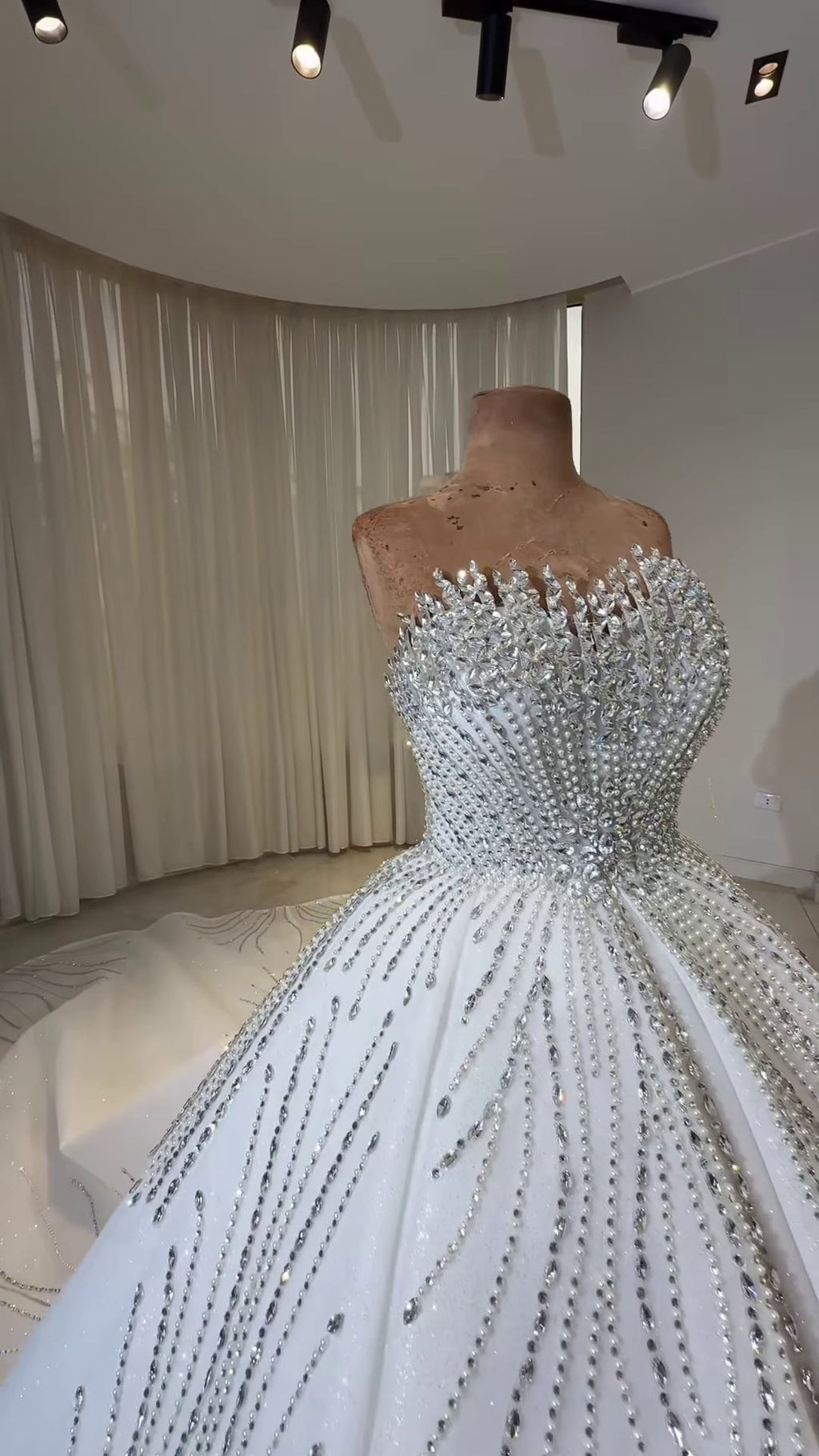 Robe de mariée de bal Celeste Crystal GD106