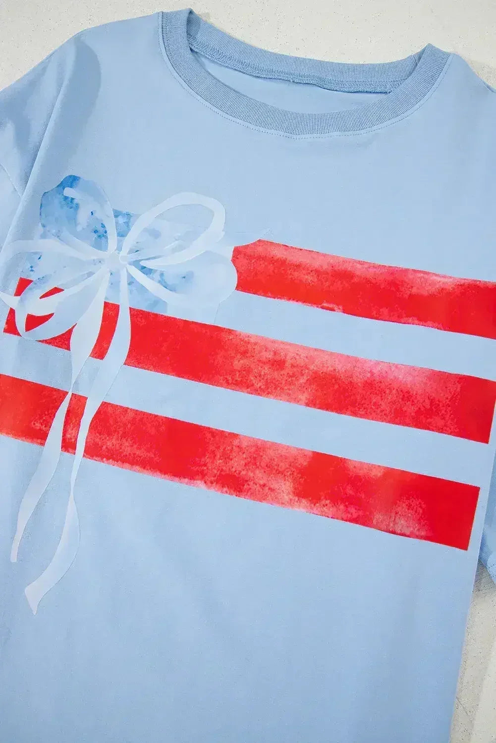 T-shirt col rond graphique White Flag Bow
