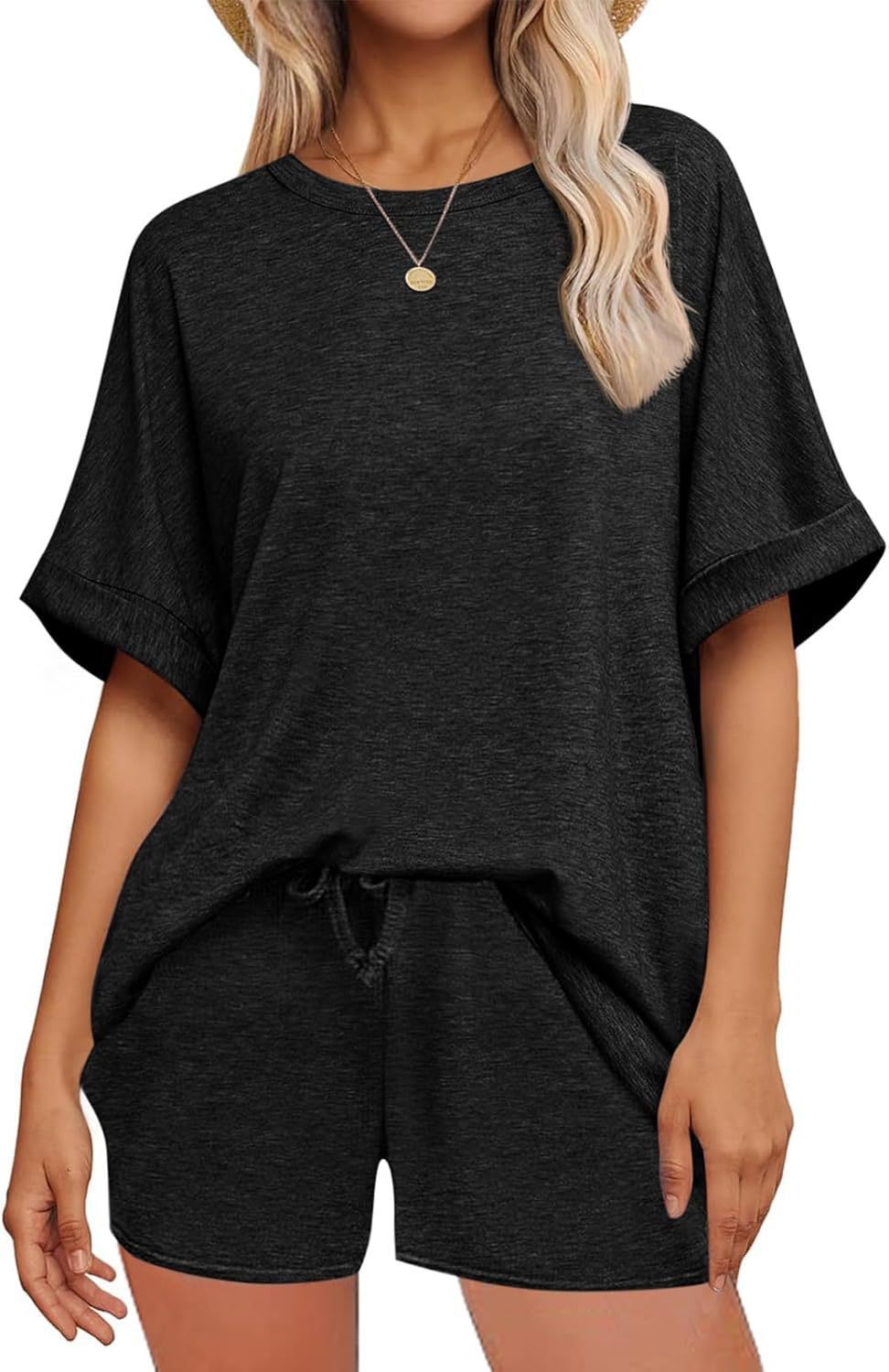 👕 Ensemble T-shirt oversized et short à cordon – Le confort décontracté ultime