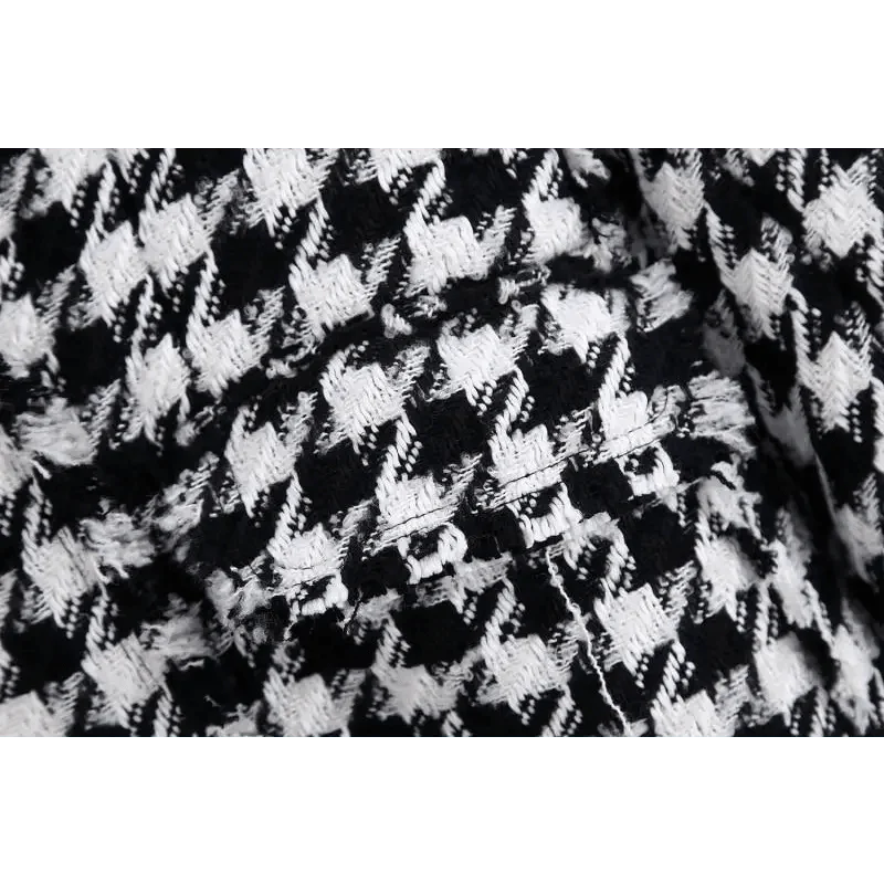Élégance Femme Vestes en tweed à la mode Dames de bureau Manteaux à carreaux pied-de-poule à pompons noirs Manteau épais vintage d'automne Filles chic