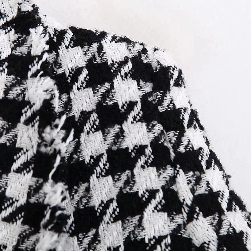 Élégance Femme Vestes en tweed à la mode Dames de bureau Manteaux à carreaux pied-de-poule à pompons noirs Manteau épais vintage d'automne Filles chic