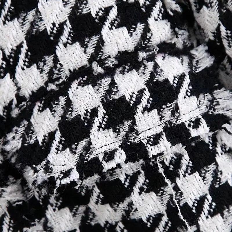 Élégance Femme Vestes en tweed à la mode Dames de bureau Manteaux à carreaux pied-de-poule à pompons noirs Manteau épais vintage d'automne Filles chic