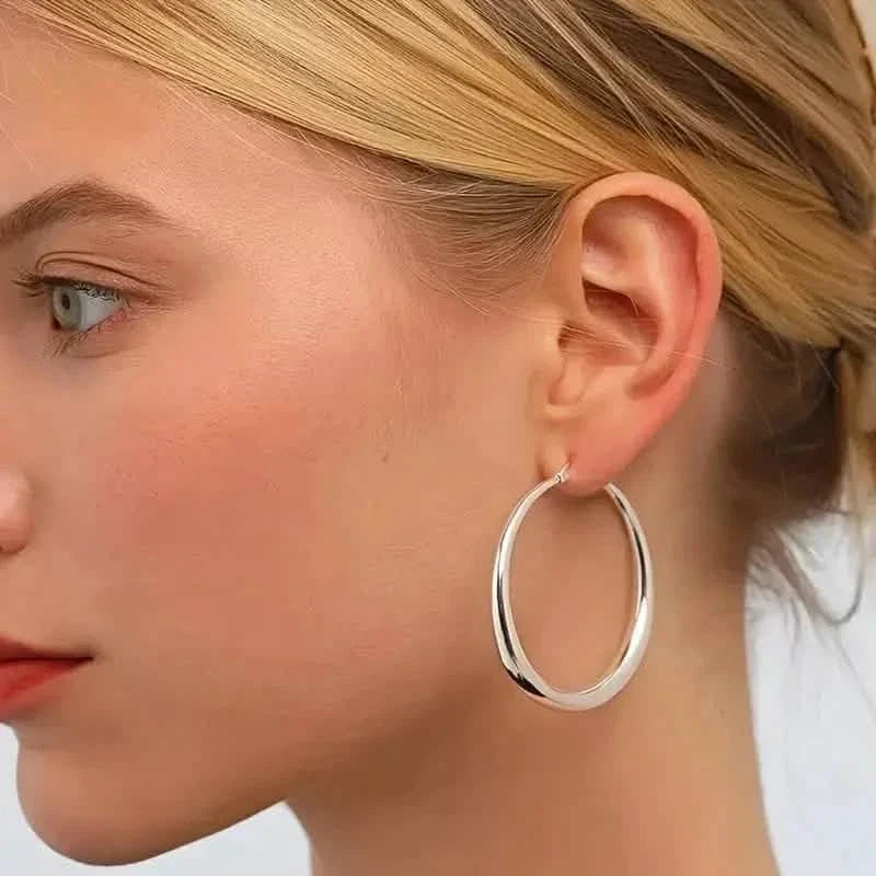 Boucles d'oreilles créoles rondes élégantes pour tous les jours
