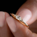 Bague élégante plaquée or avec zircons étincelants