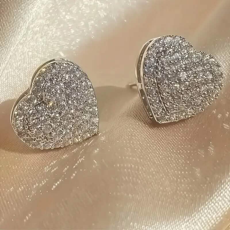 Boucles d'oreilles clous élégantes en zircone en forme de cœur