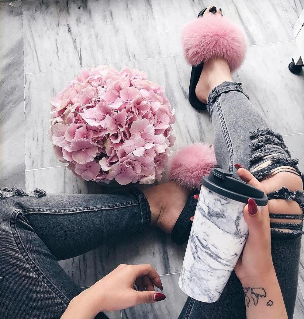 Élégantes pantoufles d'intérieur en fourrure pour femmes, claquettes de plage en peluche, pantoufles à poils, pantoufles douillettes et duveteuses à bout ouvert, sandales en plumes de fourrure de renard, chaussures à enfiler en fourrure pour femmes.