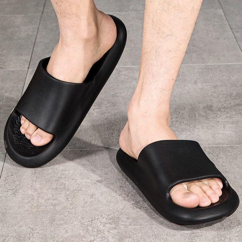 Pantoufles Élégantes Noires pour Hommes, Douces et Légères, Antidérapantes, pour la Maison, Chaussons d'Été Anti-Odeurs, Chaussures de Douche Mixtes en EVA, Mousse de Massage, Ultra Douces et Antidérapantes