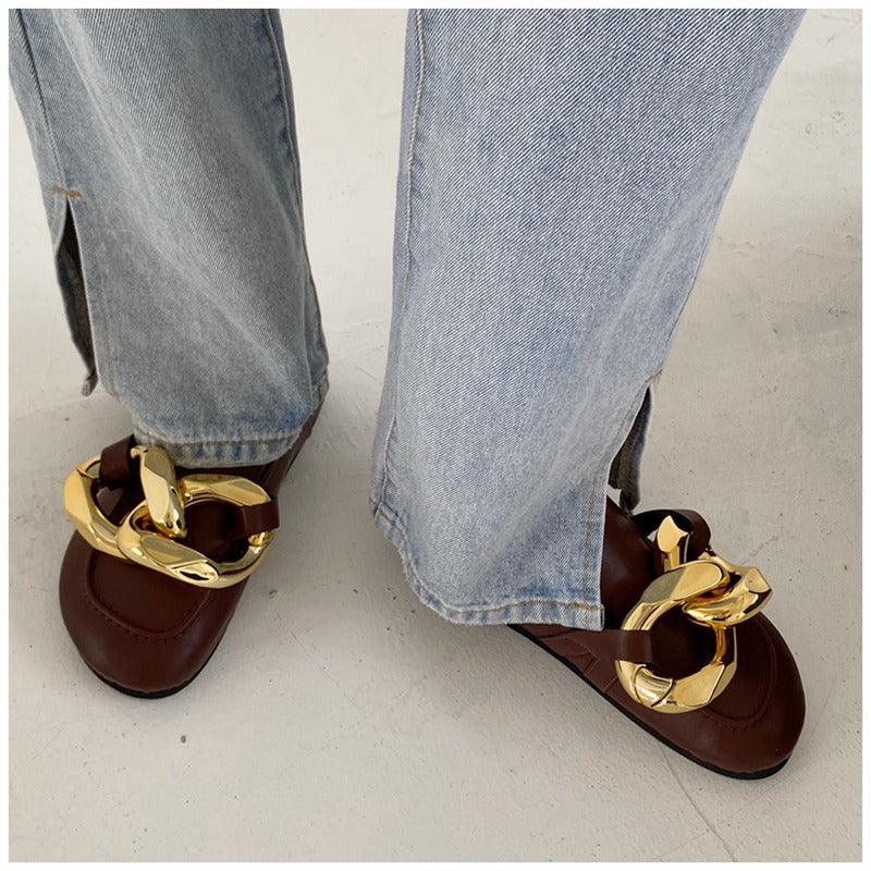 Chaussons pour femmes en métal élégant, bout fermé, chaussures plates à enfiler, bout rond, talons bas, chaussures décontractées, chaussures plates, mocassins à chaîne dorée, chaussures décontractées à enfiler pour femmes, sandales à enfiler, pantoufles.