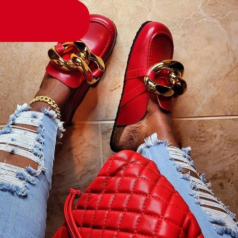 Chaussons pour femmes en métal élégant, bout fermé, chaussures plates à enfiler, bout rond, talons bas, chaussures décontractées, chaussures plates, mocassins à chaîne dorée, chaussures décontractées à enfiler pour femmes, sandales à enfiler, pantoufles.