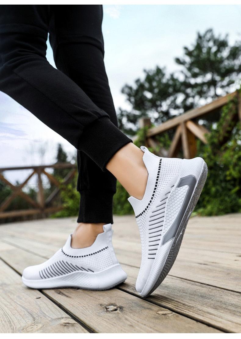 Baskets de sport élégantes pour hommes Chaussures de course décontractées Printemps Nouvelles espadrilles légères et respirantes Chaussures de course tissées volantes Baskets décontractées en maille pour l'entraînement sportif pour hommes