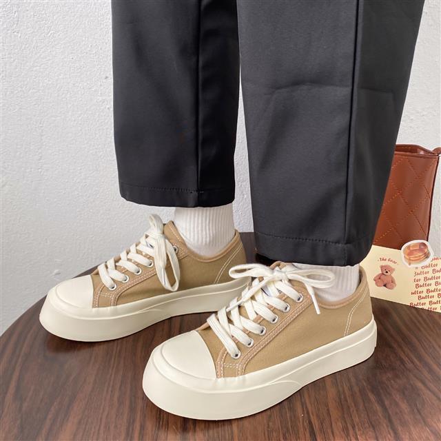 Baskets épaisses et élégantes pour femmes Chaussures de sport à plateforme Printemps Baskets décontractées Plates Tennis Athlétiques en toile Baskets blanches Baskets basses en toile Chaussures à lacets Baskets décontractées classiques et tendance