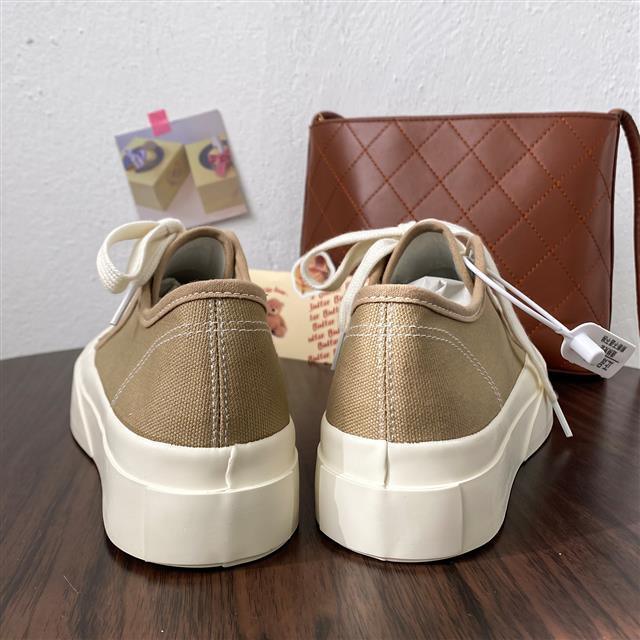 Baskets épaisses et élégantes pour femmes Chaussures de sport à plateforme Printemps Baskets décontractées Plates Tennis Athlétiques en toile Baskets blanches Baskets basses en toile Chaussures à lacets Baskets décontractées classiques et tendance
