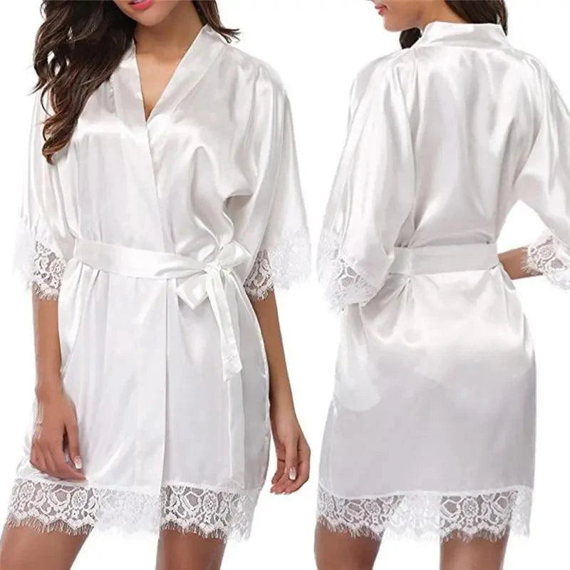 Peignoir de Bain Court en Soie pour Femme, Design Blanc Élégant, Doux et Confortable, Style Classique, Vêtement de Nuit d'Intérieur