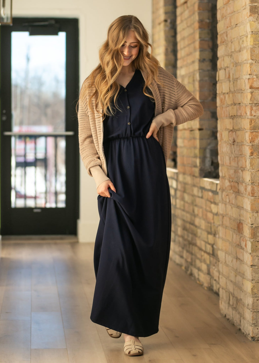 Robe longue Ella Navy à taille cintrée