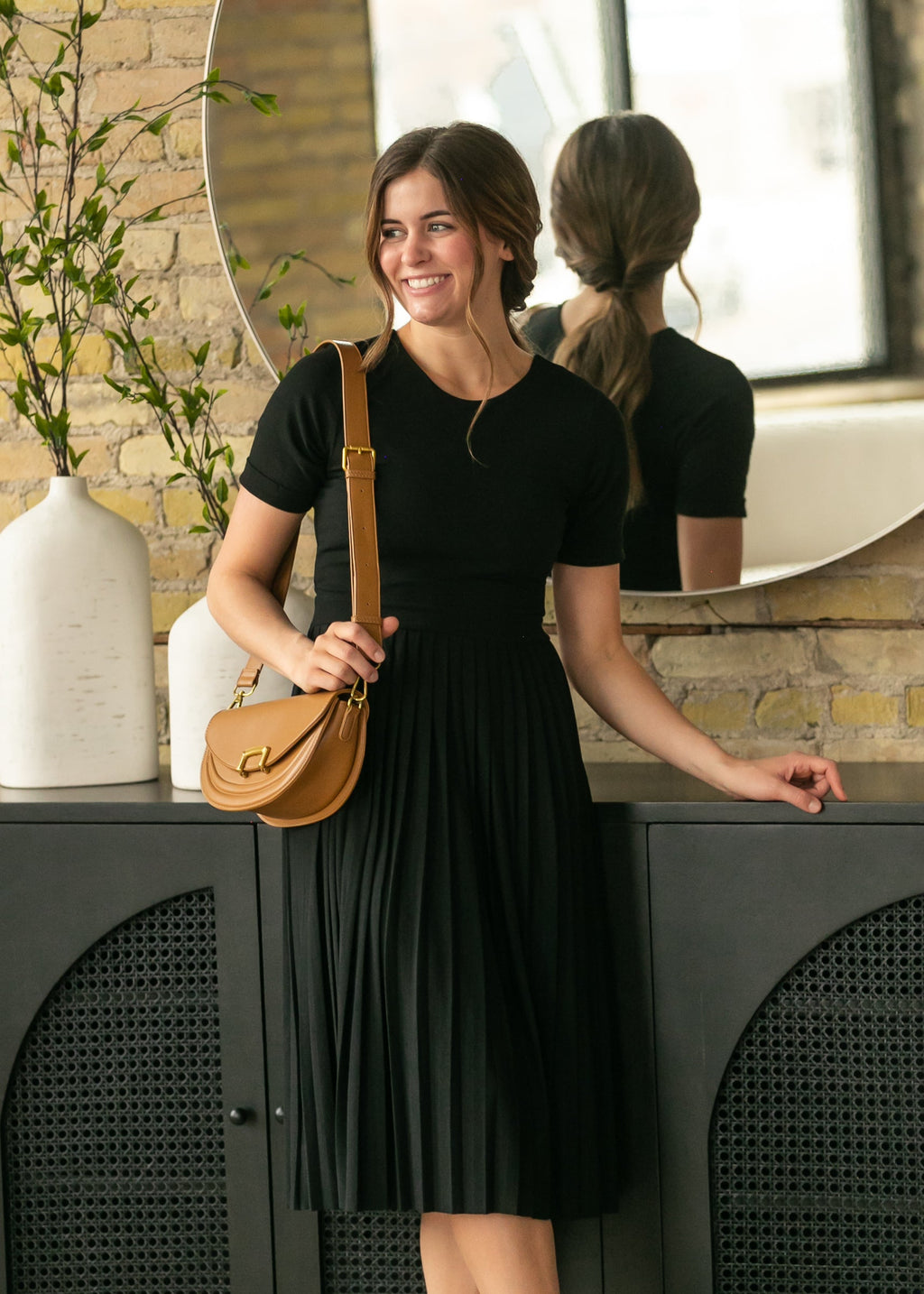Robe midi plissée noire Emersyn