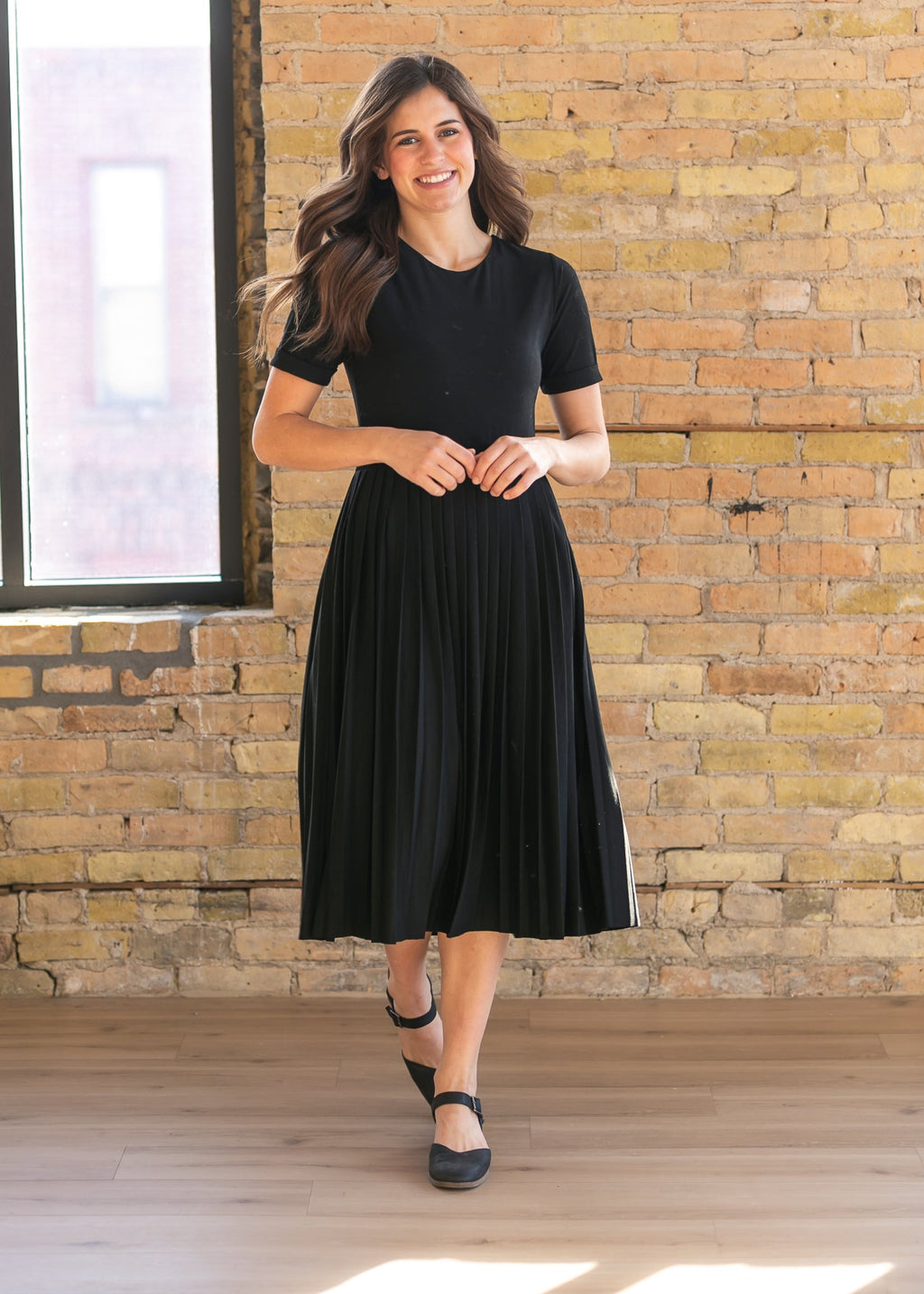 Robe midi plissée noire Emersyn