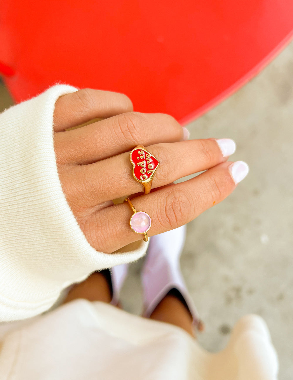 Bague en émail « God is Love »