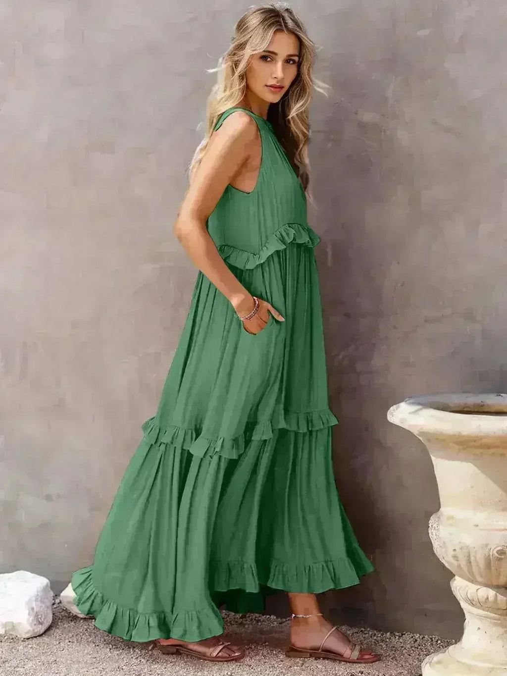 Robe longue étagée sans manches à volants avec poches