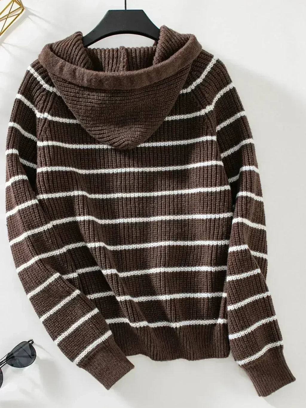 Cardigan à capuche rayé et boutonné à manches longues