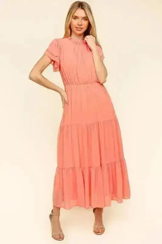Robe sans manches à col montant et volants étagés – Style féminin et fluide