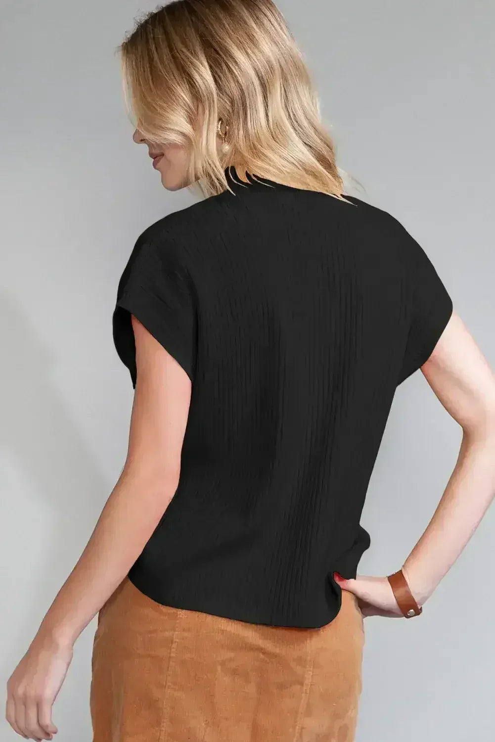 Pull à manches courtes en maille côtelée rouge minéral à poche plaquée