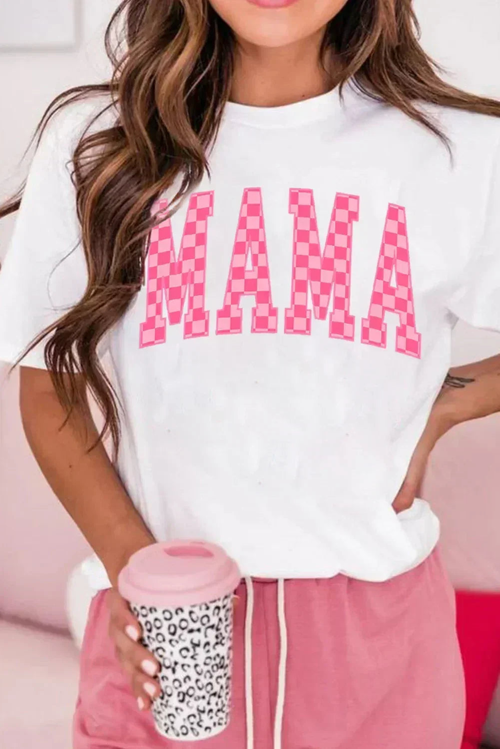 T-shirt à carreaux blancs avec lettres MAMA