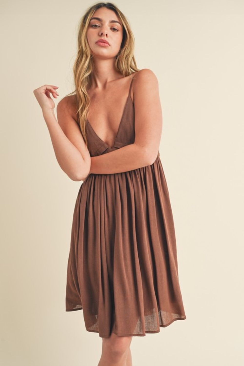 Nouvelle robe nuisette mini à décolleté plongeant et froncé pour femme – Sexy, confortable, flatteuse et parfaite pour les occasions spéciales